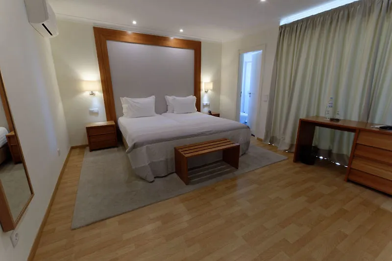 Lagoa Hotel 4*, Lagoa (Algarve)