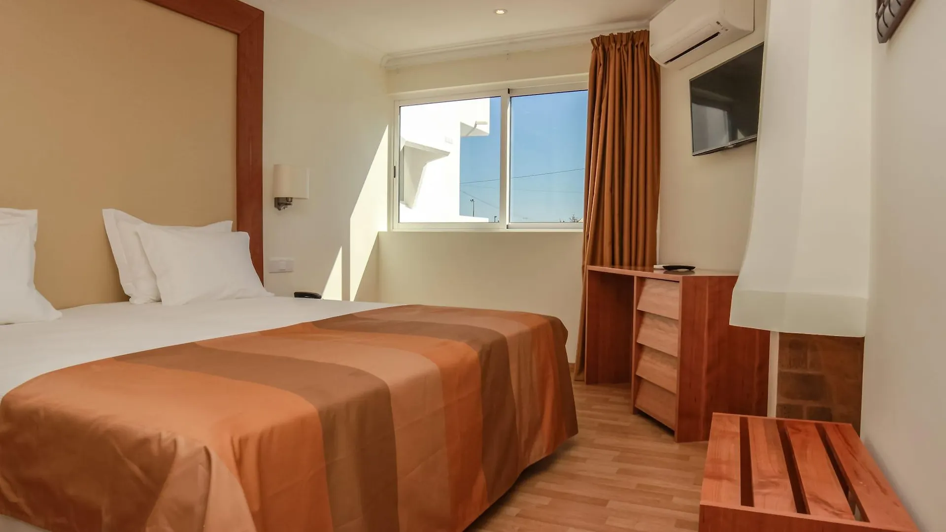Aparthotel Lagoa Hotel